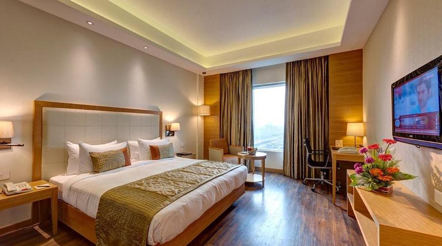 The Plaza Luxury Near International Airport By Gross Group