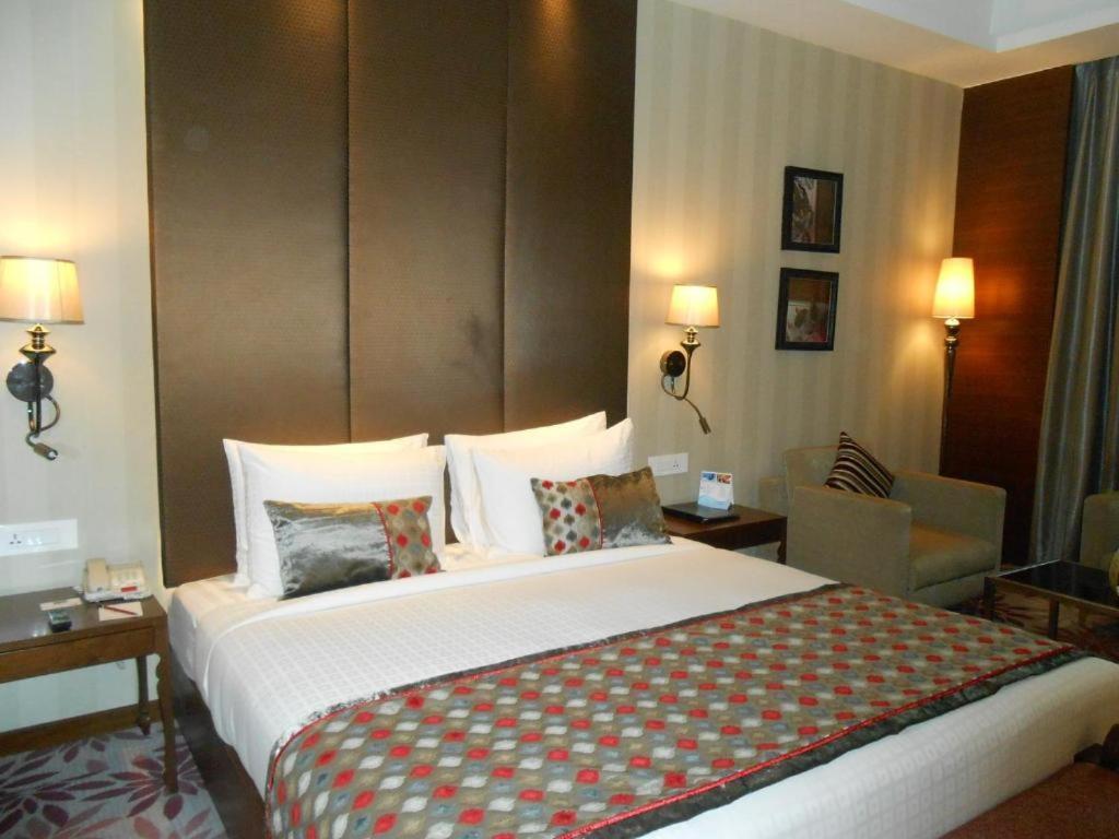 The Plaza Luxury Near International Airport By Gross Group
