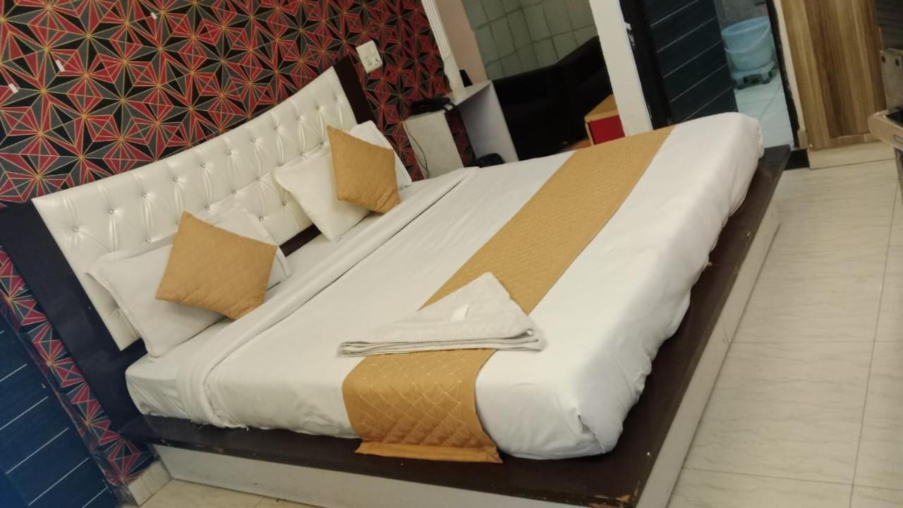 The Plaza Luxury Near International Airport By Gross Group Hotel